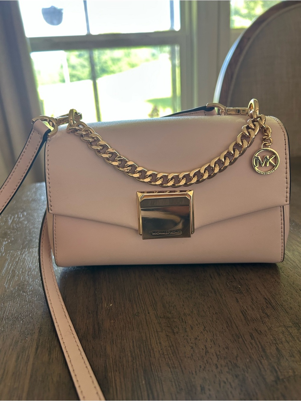 SOLD MICHAEL Michael Kors Pink Leather Crossbody with Gold Chain - Picture 2 of 16